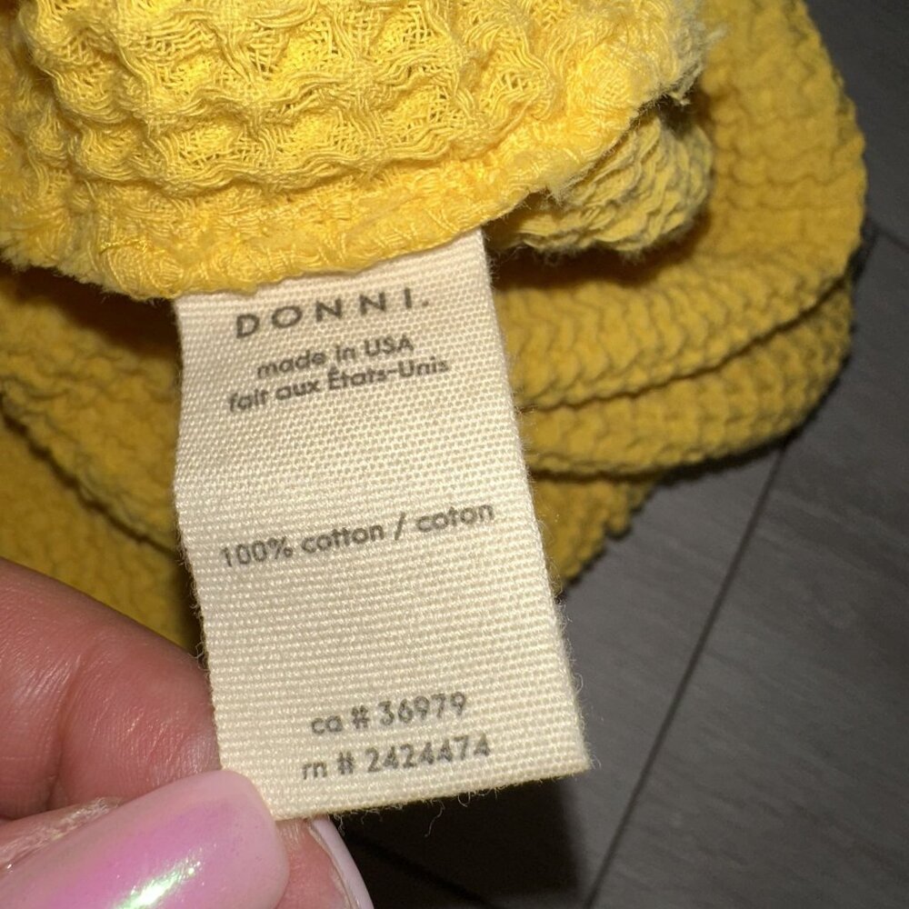 DONNI. Waffle Knit Yellow Mother Of Pearl Shorts Women's Medium M - Picture 5 of 9